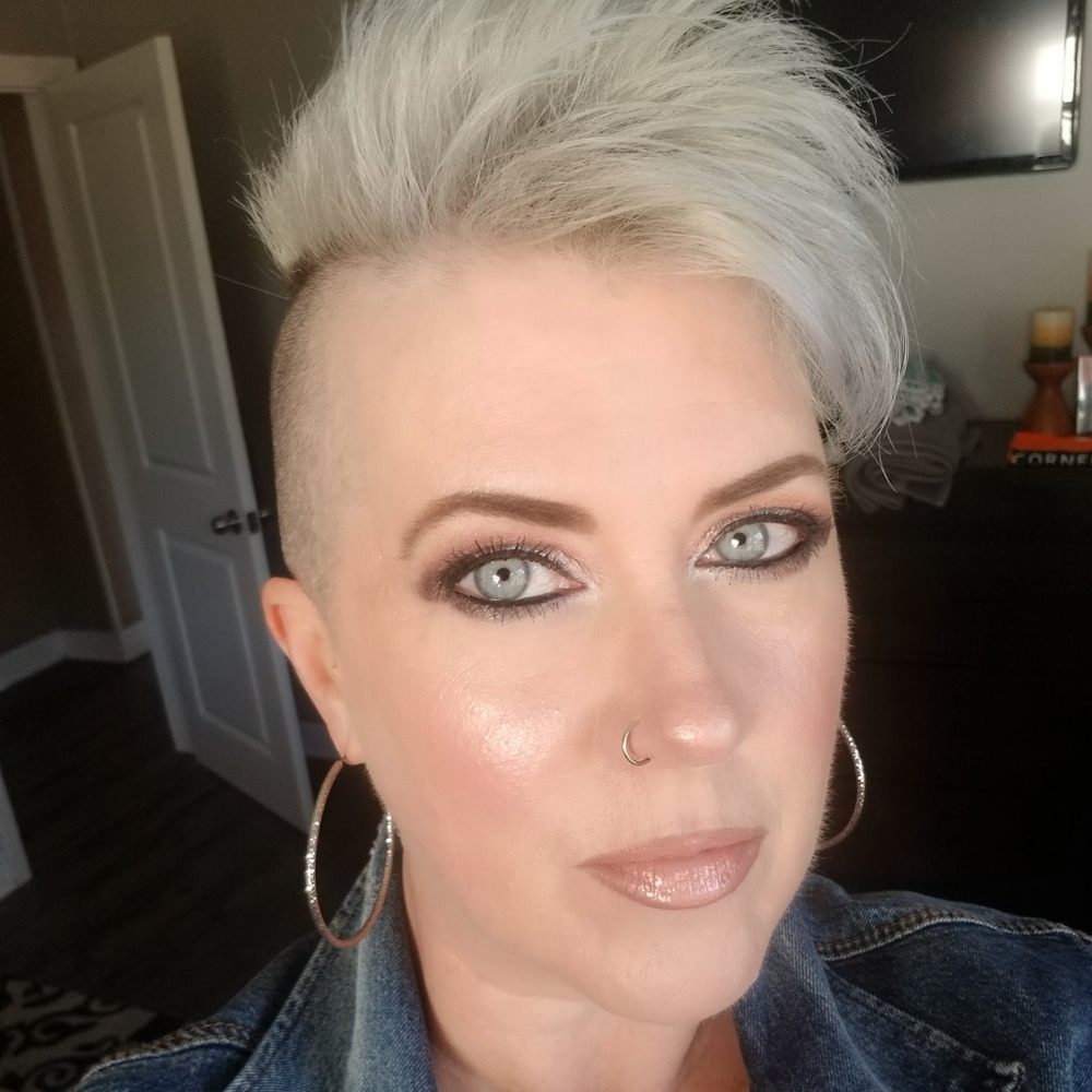 Meet your Posher, Christine